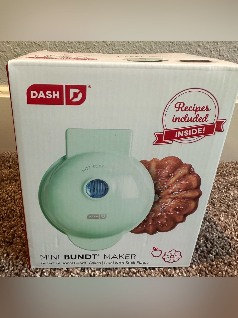Dash Mini Bundt Maker New